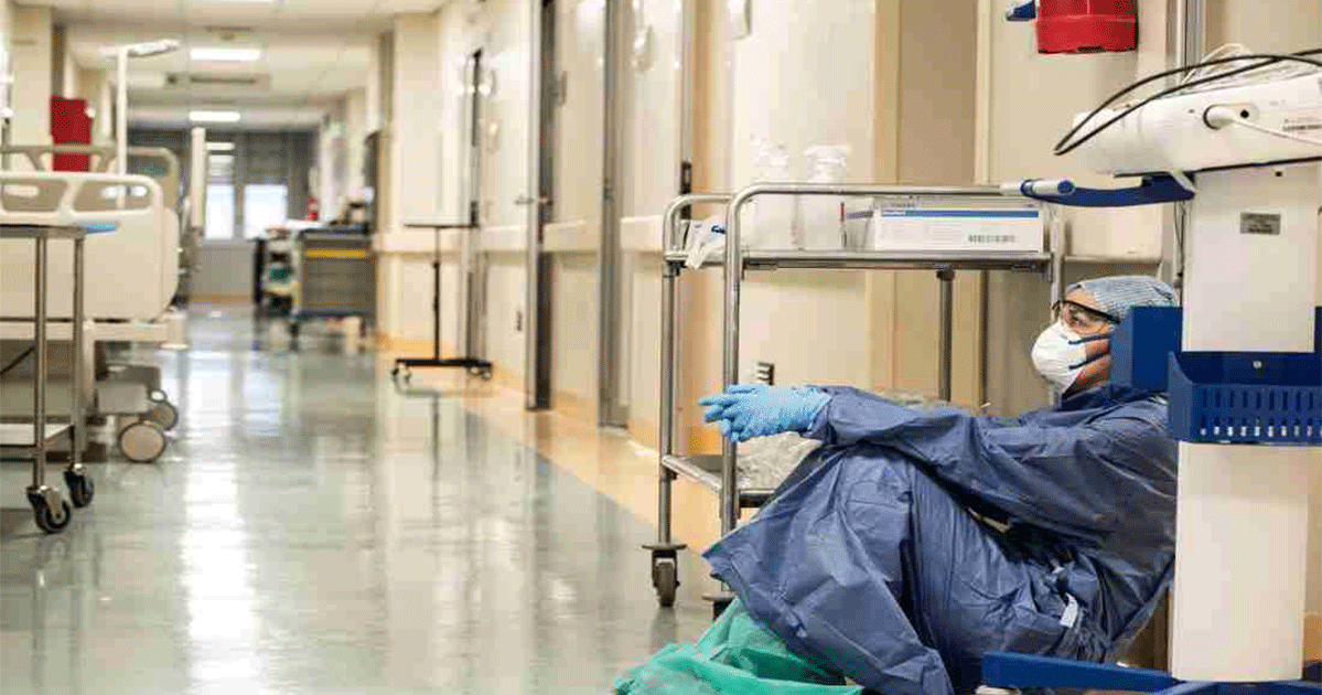 Νοσοκομεία: Στα όρια της αντοχής τους γιατροί και νοσηλευτές